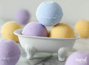 Small_diy-bath-bomb