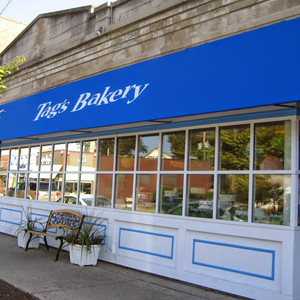 Small_tag_s_bakery_outside