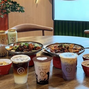 Te'amo Boba Bar | 700 Clark St.